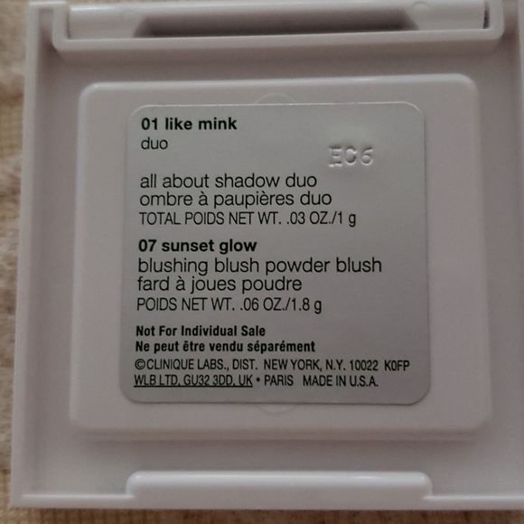 Clinique Combo Lipstick & eye shadow/ blush combo - Picture 3 of 5